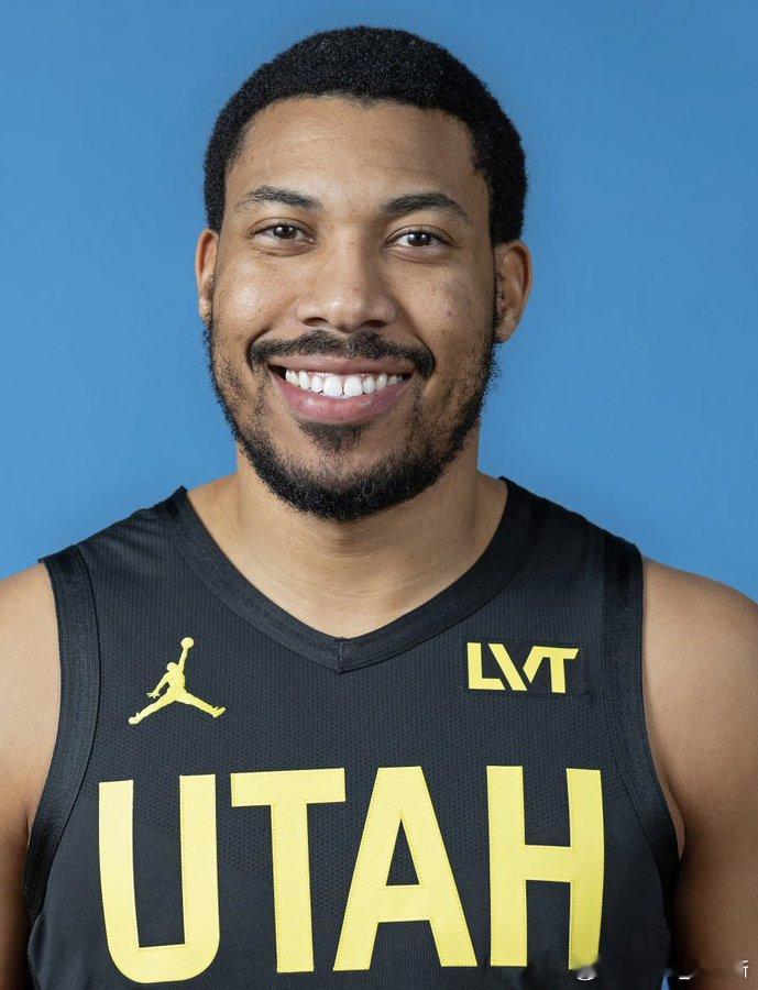 根据爵士队记者报道：现在完全健康的波特已经离队回家评估本赛季剩余时间的选择，他可