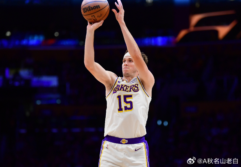 此前，NBA知名经纪人里奇·保罗在播客节目中建议湖人用里夫斯换取小贾伦·杰克逊，