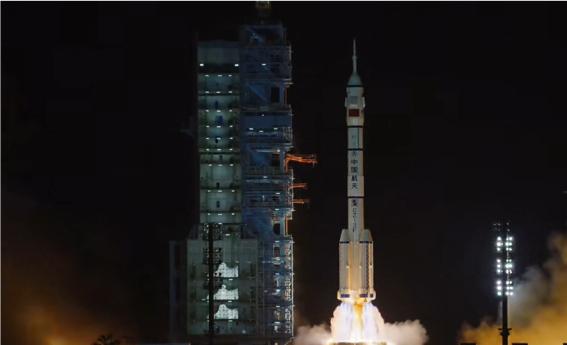 神22与空间站成功对接


在2025年11月25日的中午12点11分，神舟22