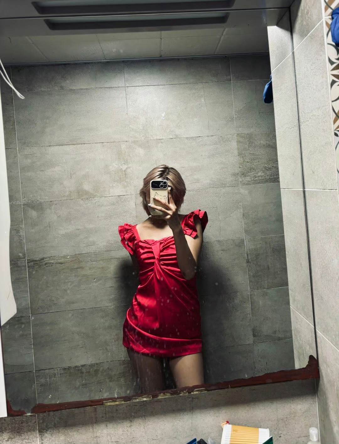 点赞分享，尽显时髦穿搭风采   