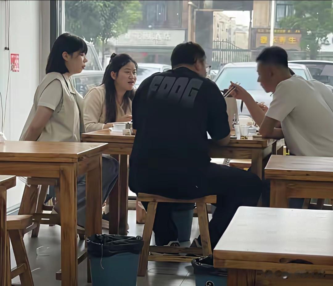 林丽和厉老二现在闹离婚，并且闹到法院上面。两个人的就矛盾点还是在于资产。
   
