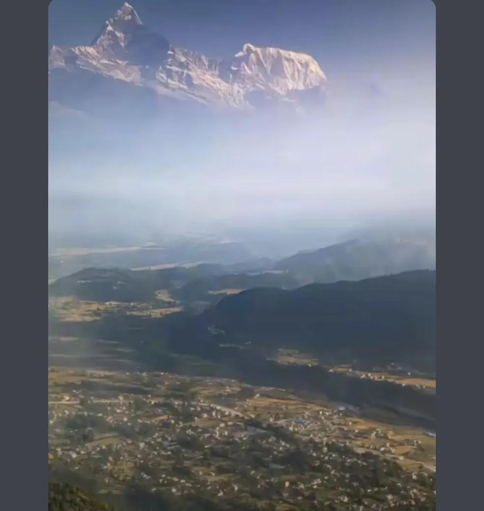 放弃在功能上“比专业竞品更好”的幻想，
转向思考如何提供一种微信和Excle无法