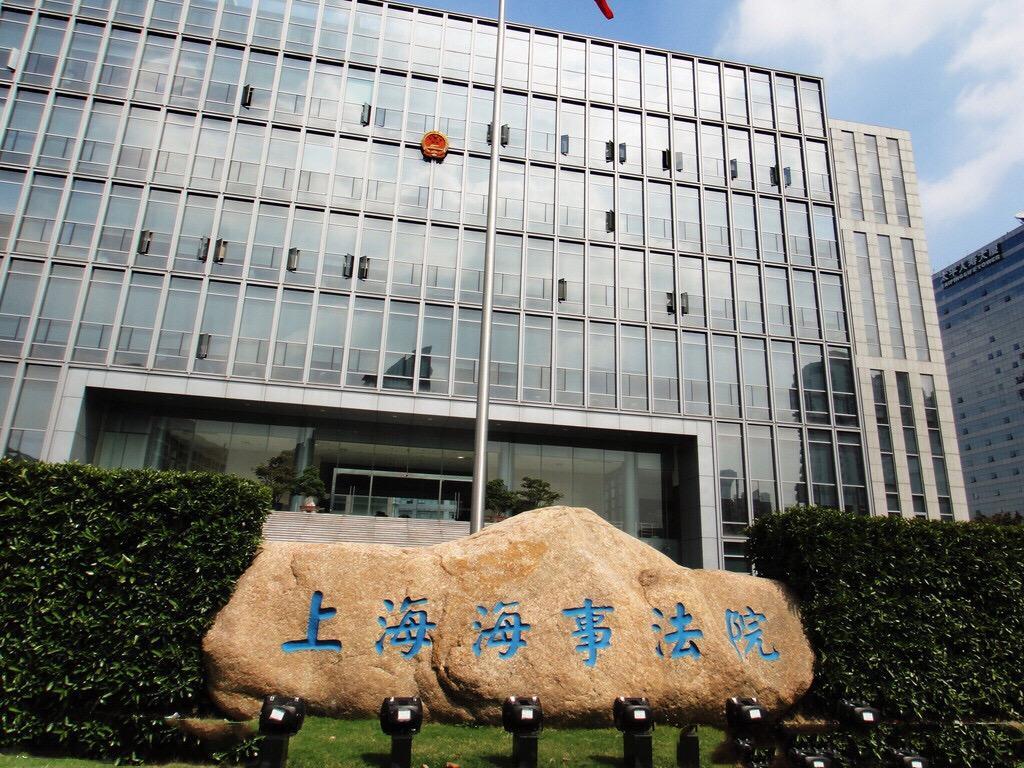 中国人这次用自己立的规矩，在中美博弈的正面战场，碾碎了西方的"治外法权"。
 