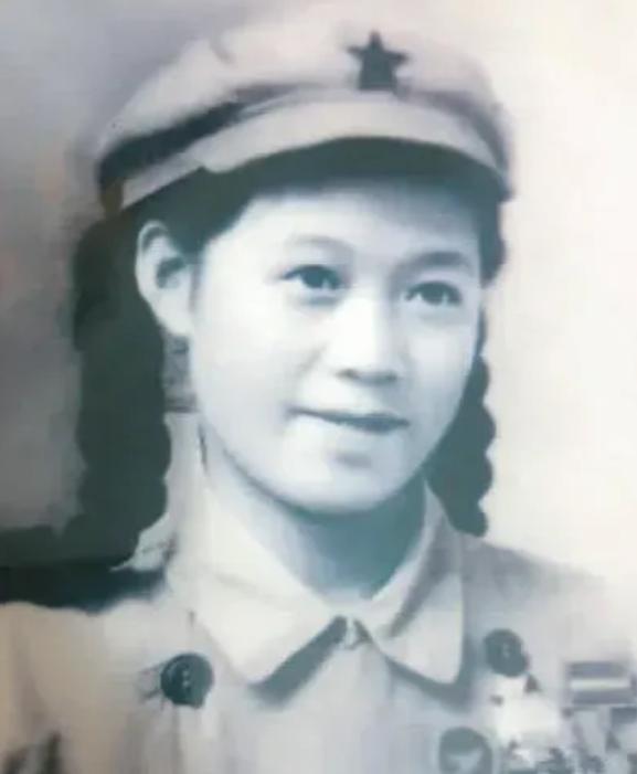 1952年10月，16岁的女护士王清珍，用时三天三夜整理好了黄继光的遗体。没想到