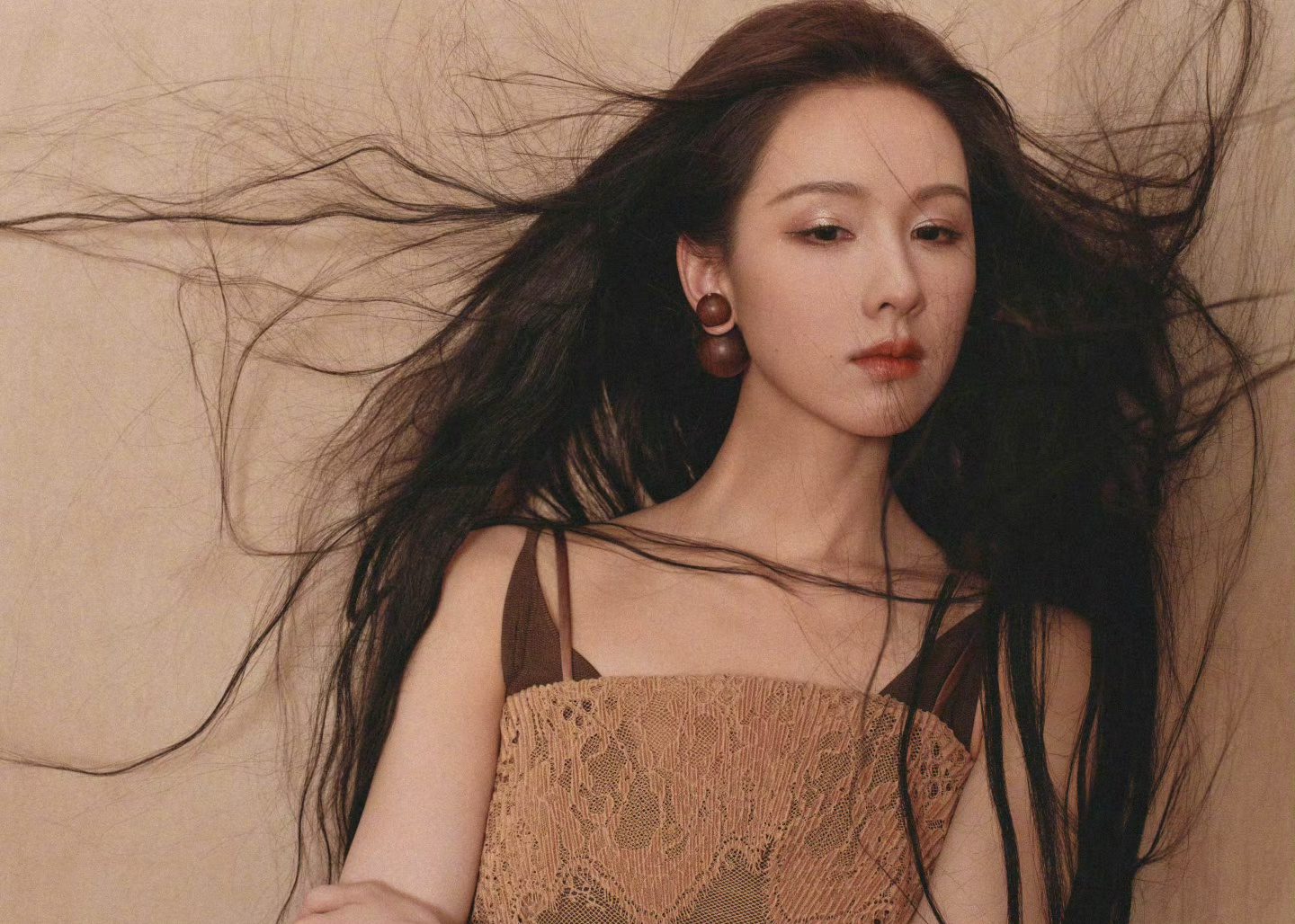 楚后听说也不是平番倒不是周翊然要抢番，是男方公司那边想争取更好一点的待遇，演员也