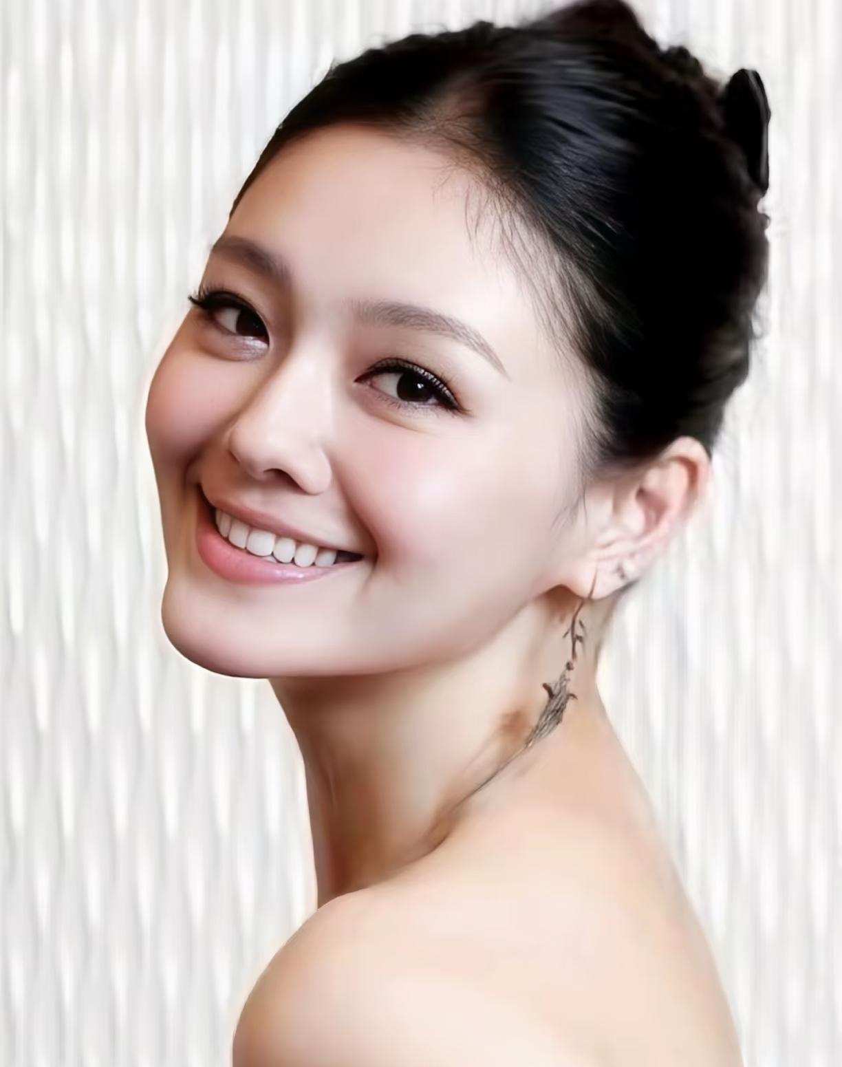 我觉得，她这一步棋比闪婚汪还差。还不如等两年，自己瘦身成功，调理好身体，和妹妹再