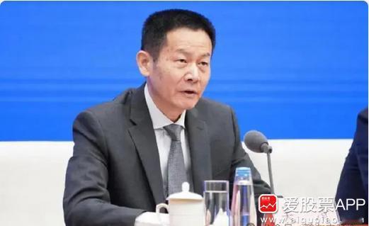 盘后的大消息，证监会2天开了12场座谈会，新村长吴清亮相主持。这个工作强度很大啊