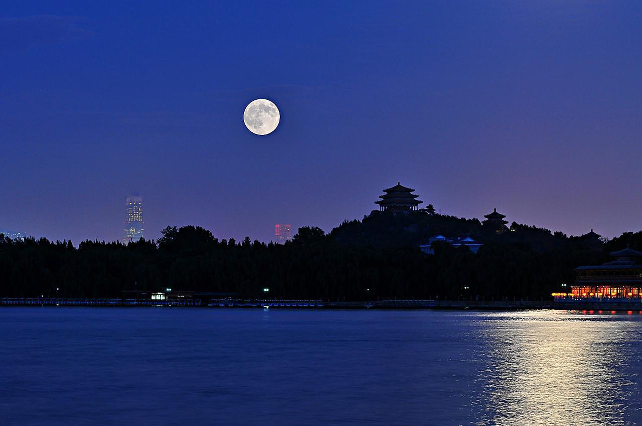 世界上唯一绝对公平的是啥？
结论先放这儿：
如果硬要说有，那可能就是“时间对每个