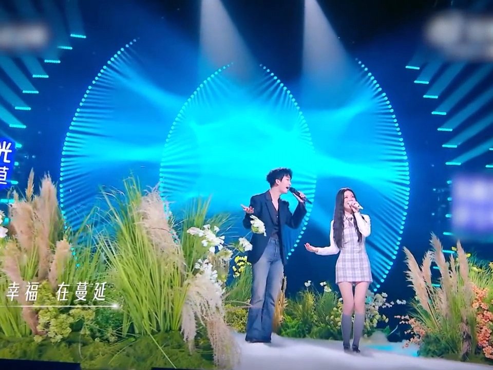 黄子弘凡把我唱小了黄子弘凡姚晓棠把我唱小了黄子弘凡姚晓棠把我唱小了，好甜的这首歌