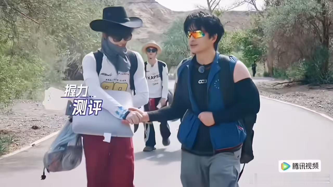 爱上苏新皓是人之常情苏新皓下意识的换位思考一路向海的少年 不随波逐流，懂得照顾他
