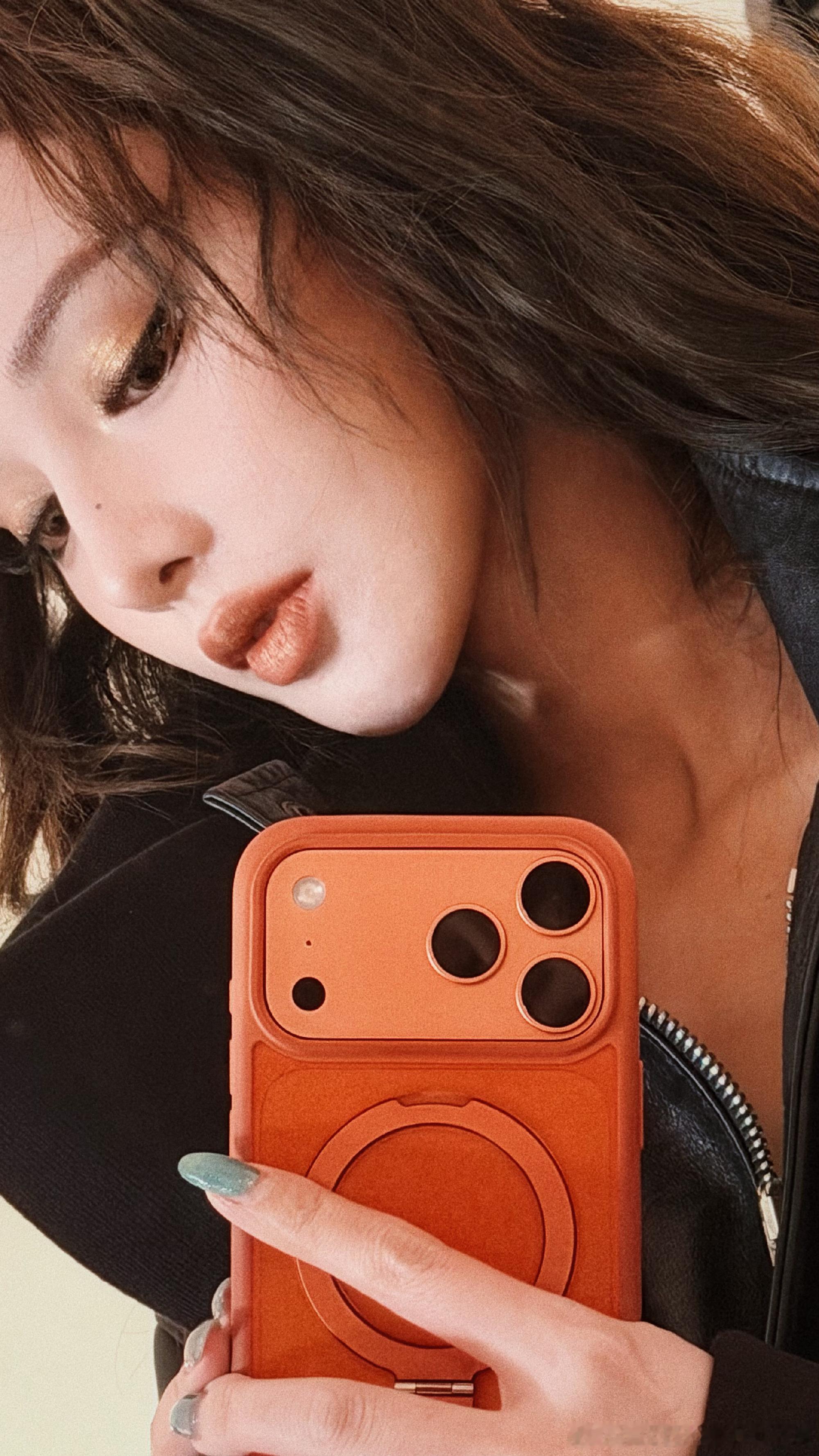 彭小苒妆造大胆大胆玩妆大胆突破，彭小苒的妆造永远不按套路出牌，每一次都让人眼前一