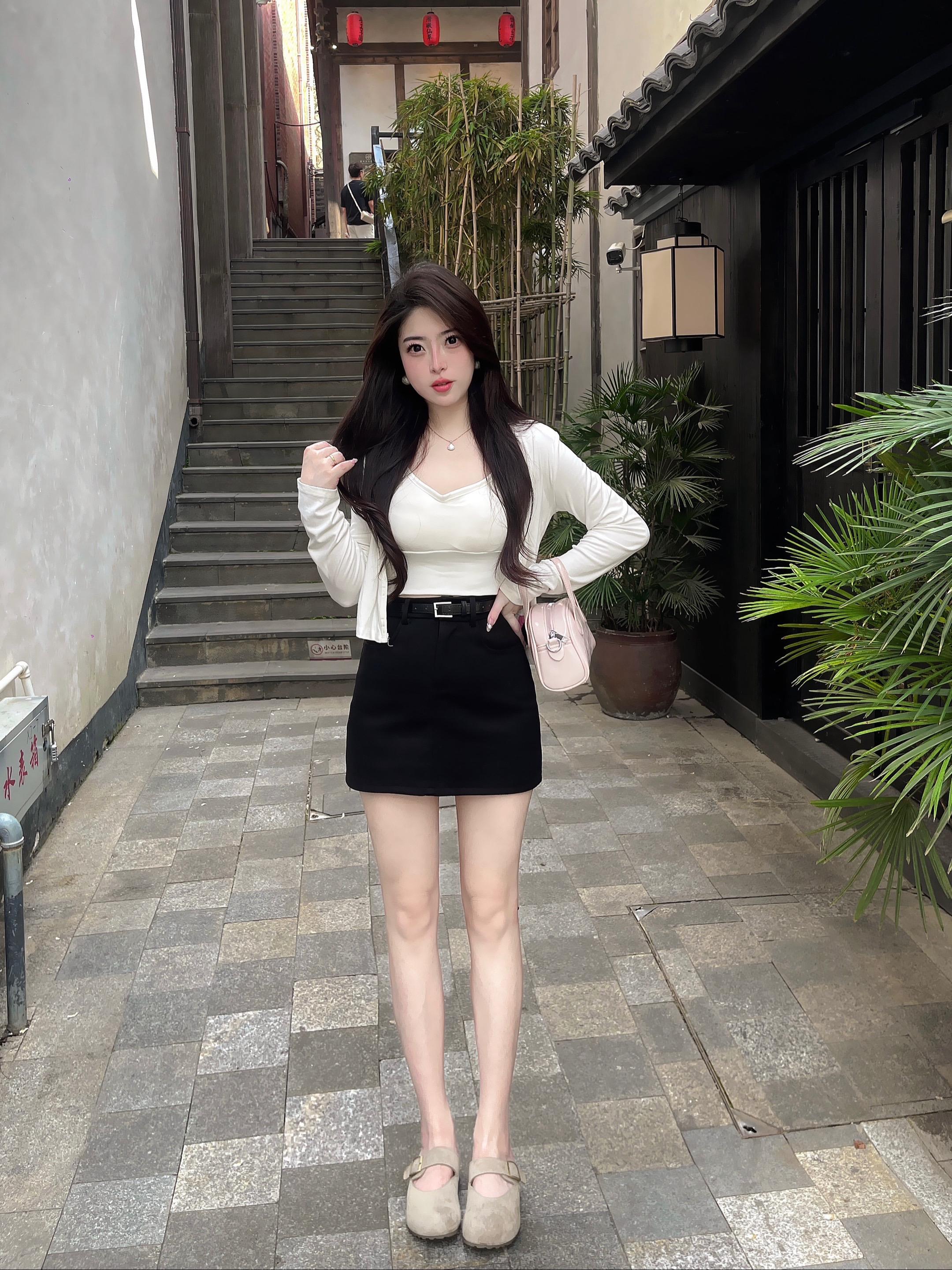不要叫我去玩了 我是坐在工位上不是坐在老板腿上 正经工作来钱没那么快
