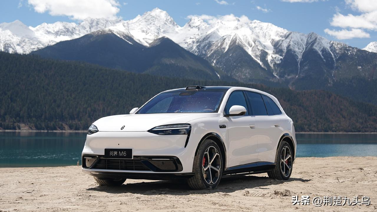 帮大家看完了。 这个车的产品经理一定是自己开车用车的，车内的布置和功能都很合理。