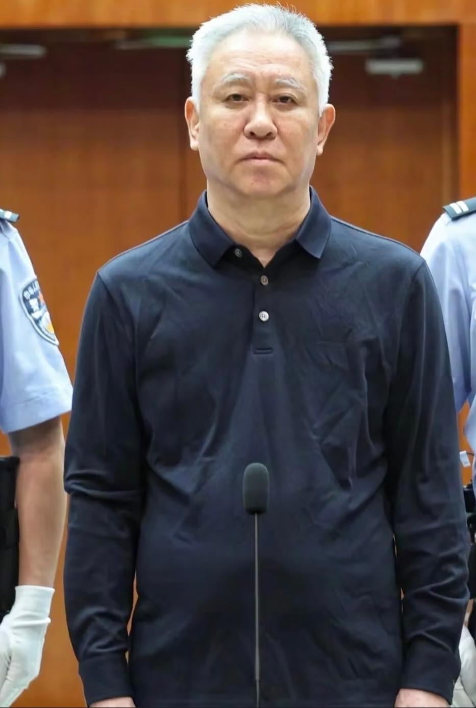 许家印身陷囹圄数年，面色红润惹人感慨
 
一晃许家印已经在高墙之内度过了数年时光