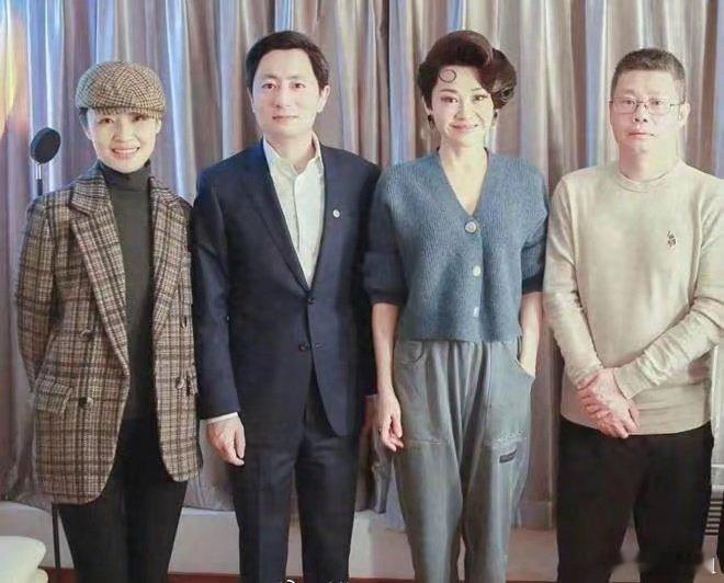 同龄人周涛许晴同框，终于明白了气质美与皮相美之间的差别了！ ​​​