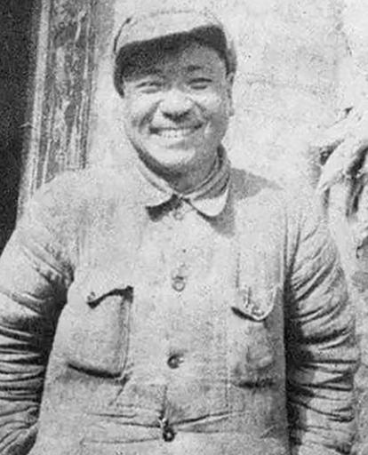 1939年，五重间谍袁殊，被76号逮捕，李士群要他招供，谁知他却一点不慌，反而淡