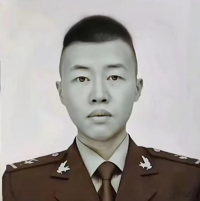 西部陆军战士周松，于2023年2月15日在执行任务中不幸牺牲，时年仅26岁。祖国
