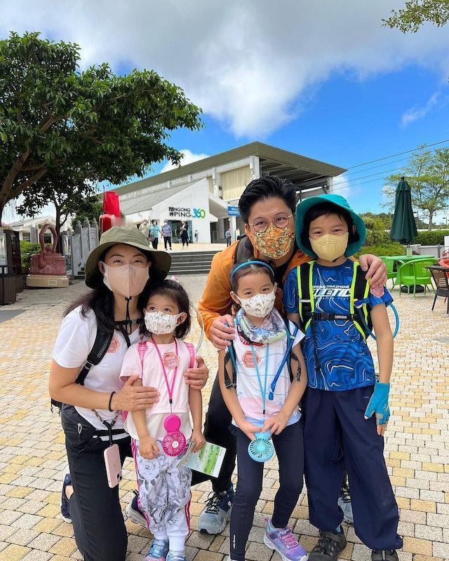 霍启刚与「跳水皇后」郭晶晶结婚多年，婚后育有三名子女，虽然是老夫老妻，但两公婆依