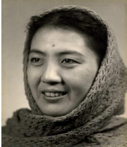 “中国话剧皇后”朱琳在上世纪五十年代中后期的艺术风采。当时，朱琳在焦菊隐导演的指