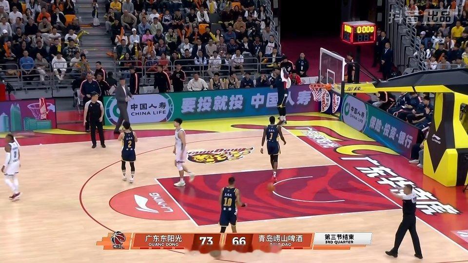 拿着这个优势进入末节不容易，继续加油。广东男篮vs青岛男篮