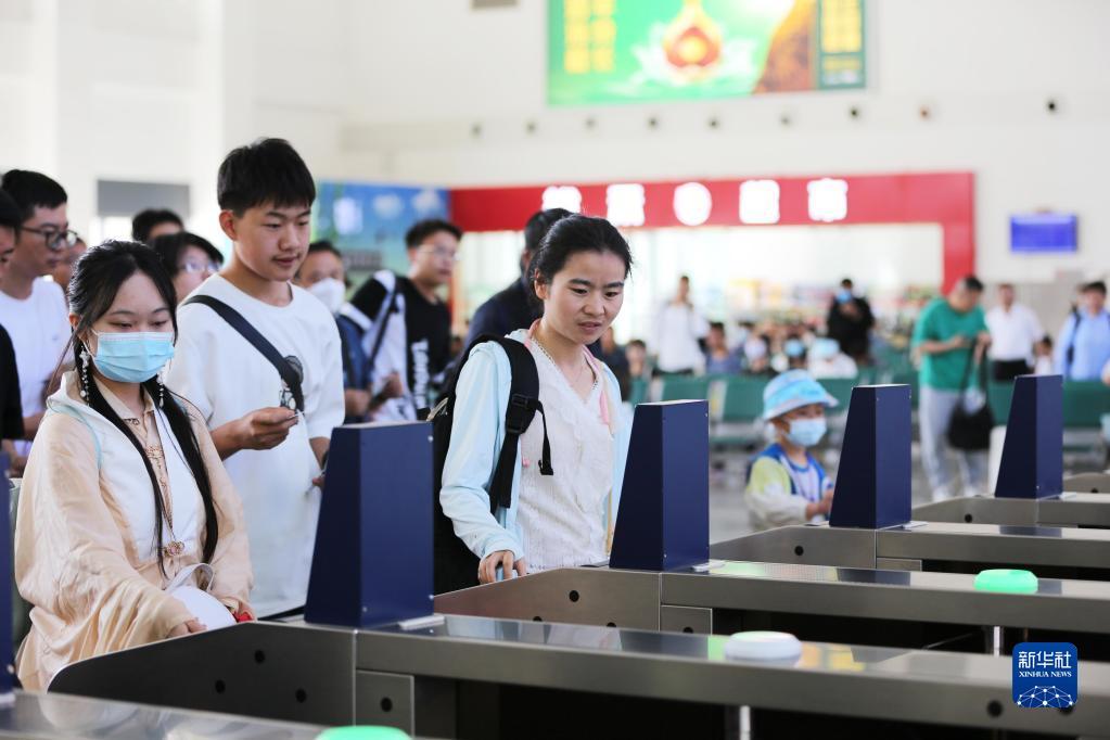 2023年端午节假期，文化和旅游行业复苏势头强劲，全国假日市场总体安全平稳有序。