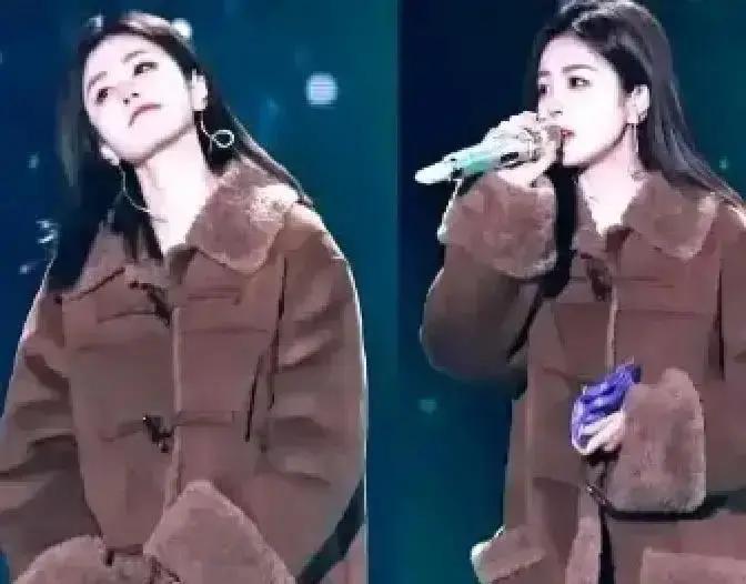 服务器崩了，6万人抢空MaxMara大衣
 
凌晨三点，官网直接卡死。有人守着手