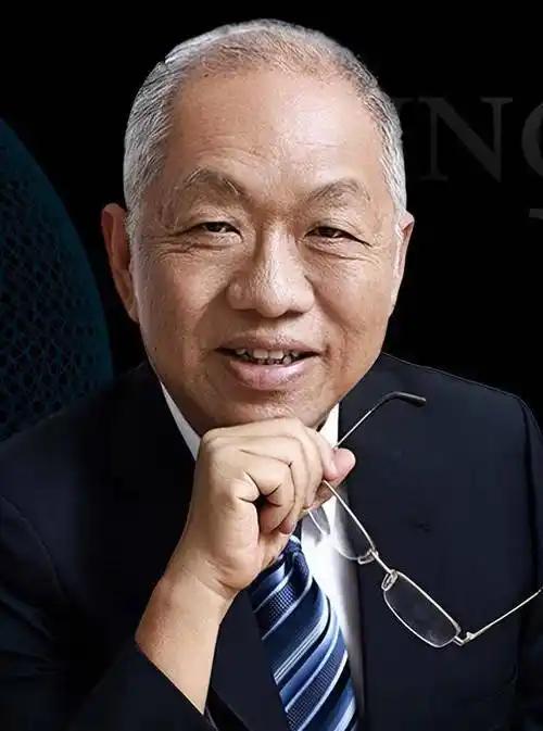 美籍数学家丘成桐在清华任教，被问到：“您现在的薪水有多少？”

丘成桐回答：“我