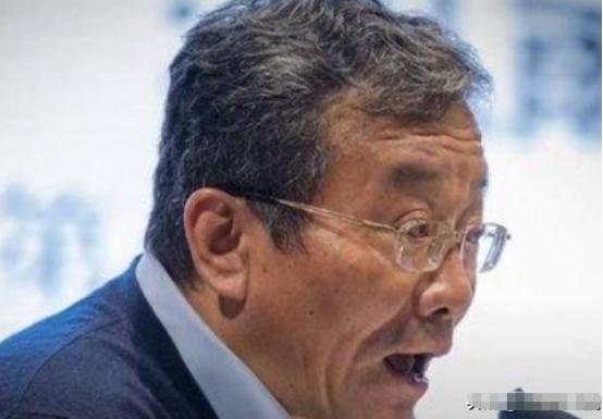 复旦大学教授王德峰，再次抛出惊人“言论”！他表示，今日之中国纵欲汹汹，各种欲望，