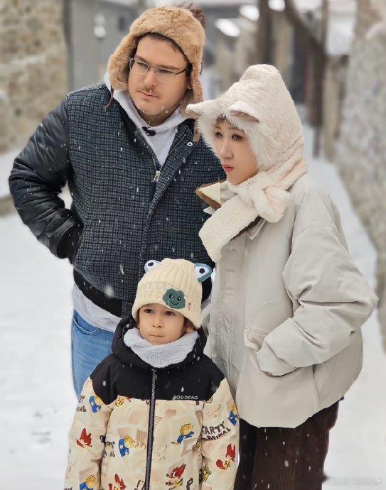 张踩铃 张拿铁父子决裂家，本应是温暖的港湾，是我们疲惫时的避风港。然而，近日张踩