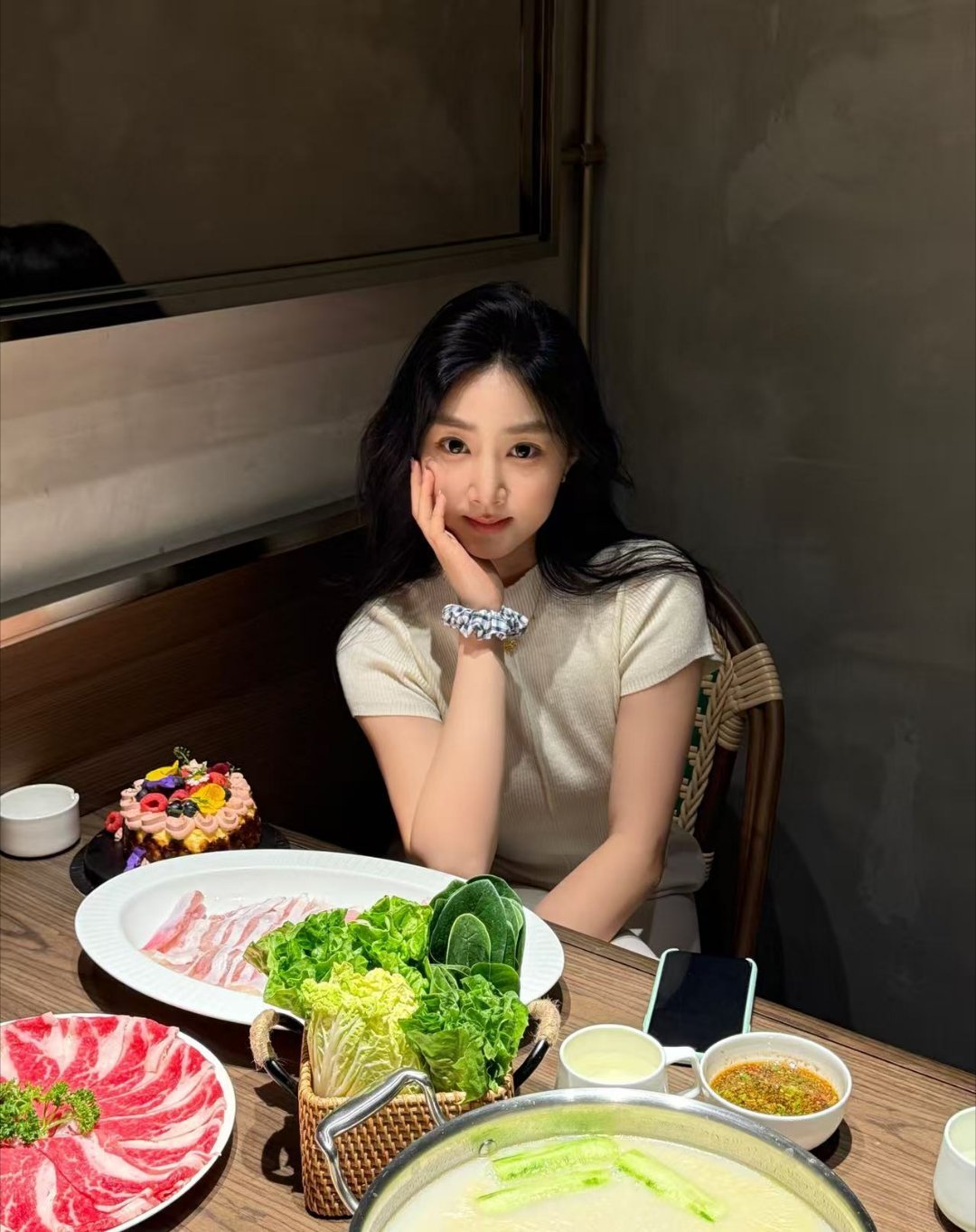 🍰 | 对一个可爱的女孩说生日快乐~要常见快乐的人  聊快乐的事希望朋友都可以