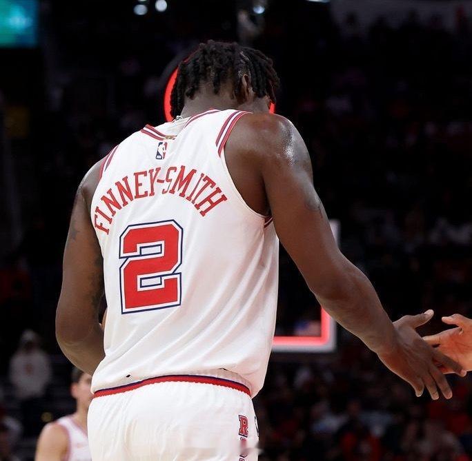 芬尼-史密斯被问到何时能解除出场时间限制：“我知道接下来赛程密集，希望很快就能解