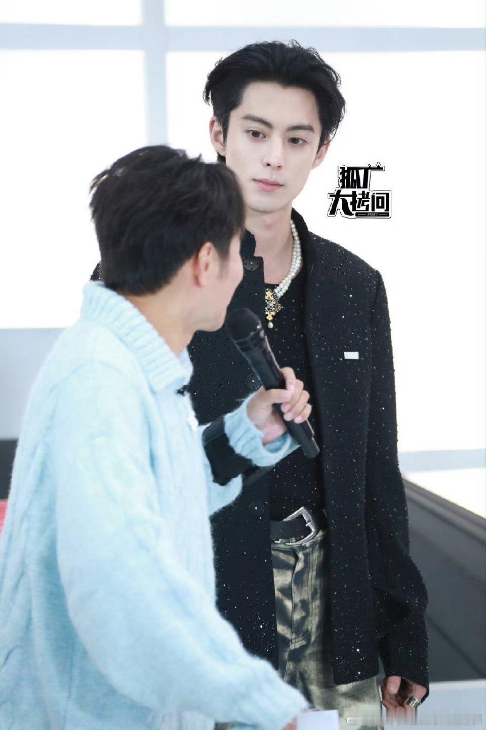 来欣赏一下好六夜的红毯生图：王鹤棣 王星越 孟子义 关晓彤 章若楠 邓恩熙 