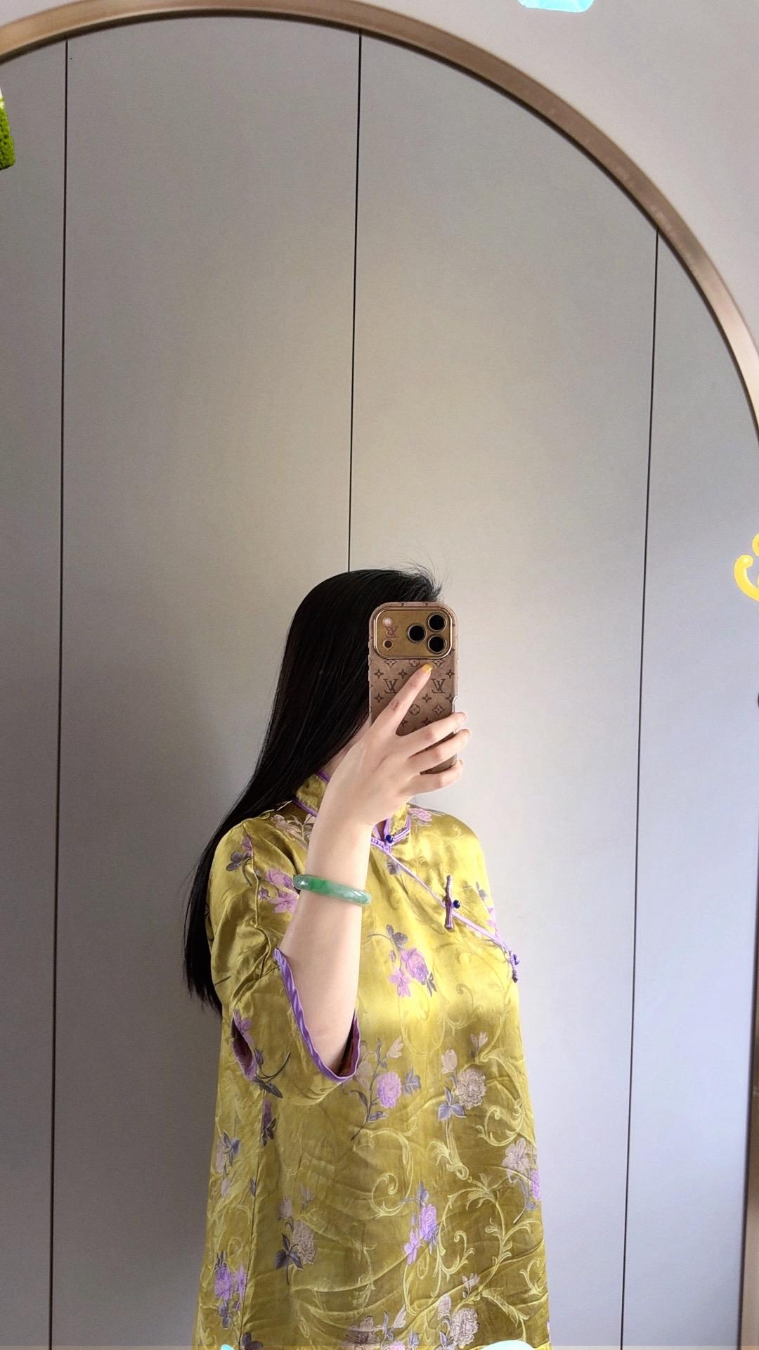 一个骨子里人品端正的女人，是学不坏，也染不黑的；你不需要教她善良，教她...