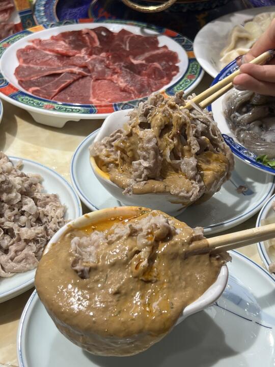 大连开发区，铜锅涮肉配海鲜，巨好吃!