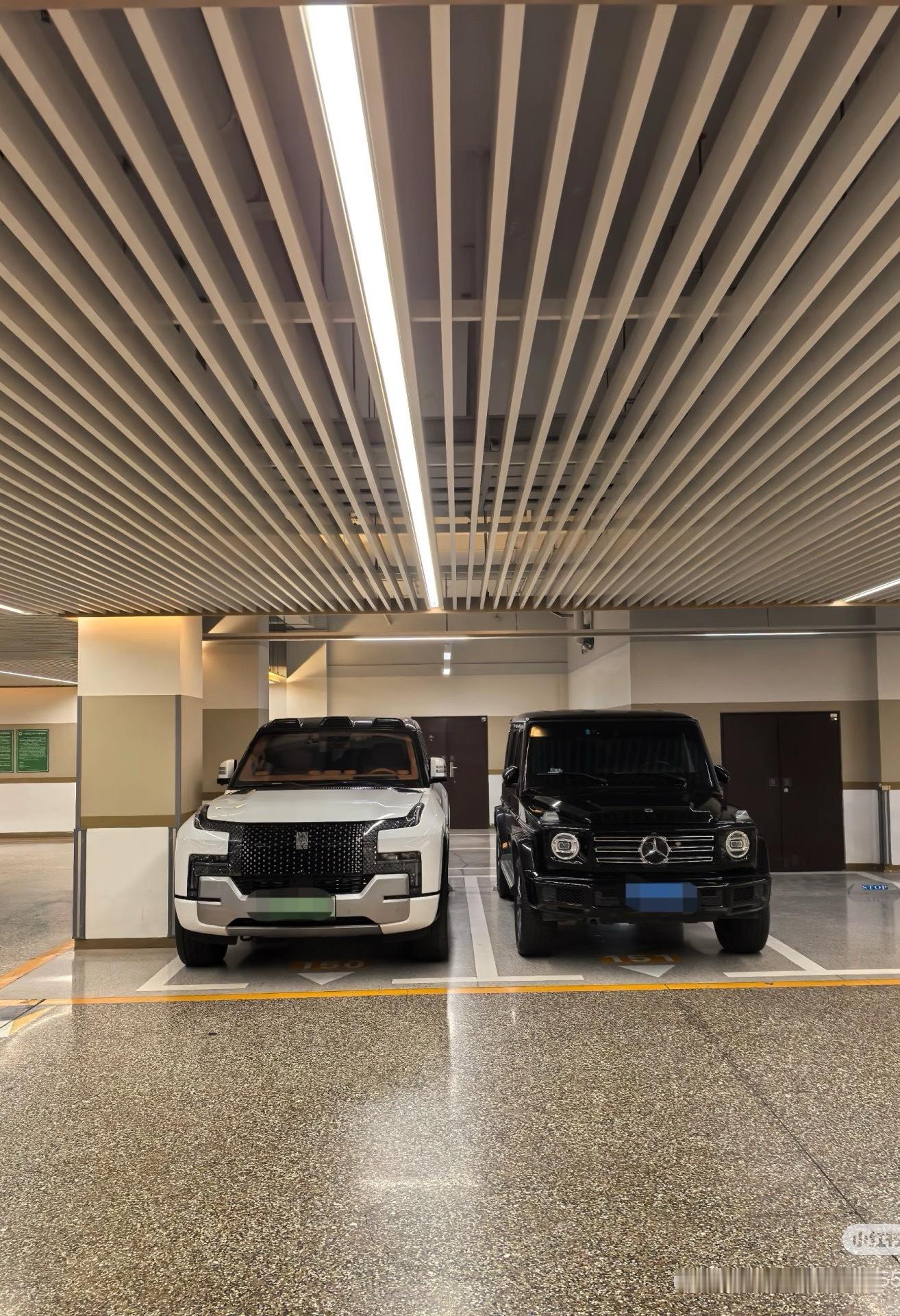 现在的国产方盒子太帅了真的感觉大G都变得小巧玲珑了