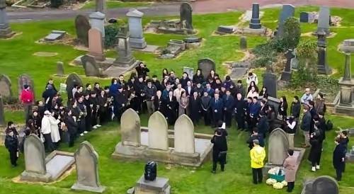 看到这条消息，心情竟久久不能平静。
新华社报道，4月4号，我驻曼彻斯特总领事等及