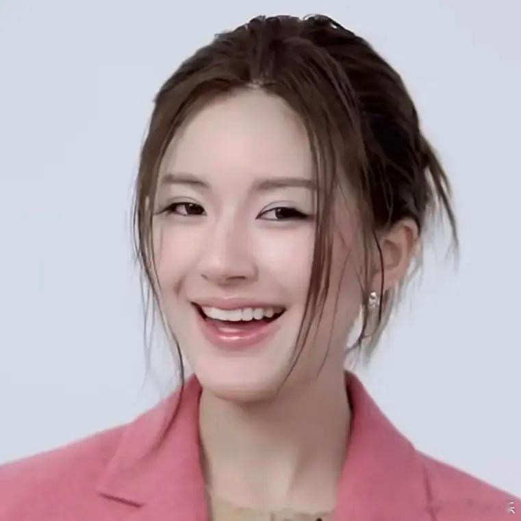 一时之间分不清是李兰迪还是赵露思 ​​​