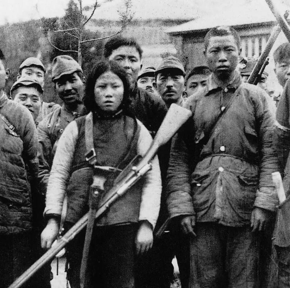 1944年2月14日，北京平谷县西古村。

冻土地里，刺刀刺穿了她的腹部和腰部，