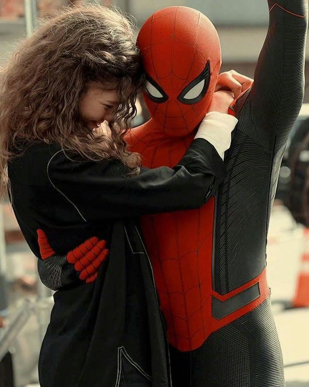 赞达亚荷兰弟已经结婚赞达亚荷兰弟已经结婚了，错过证明人家本来就不想让大家知道吧！