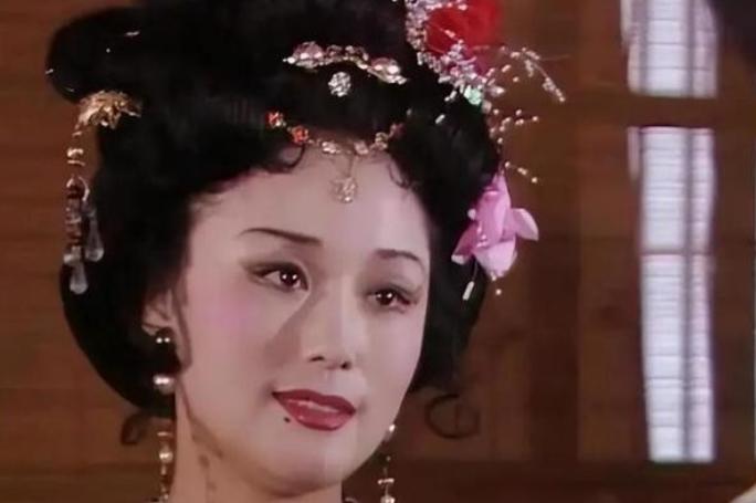 1979年，廖学秋刚饰演完潘金莲，和老公分别了半年，她思念如潮，决定提前回家给爱