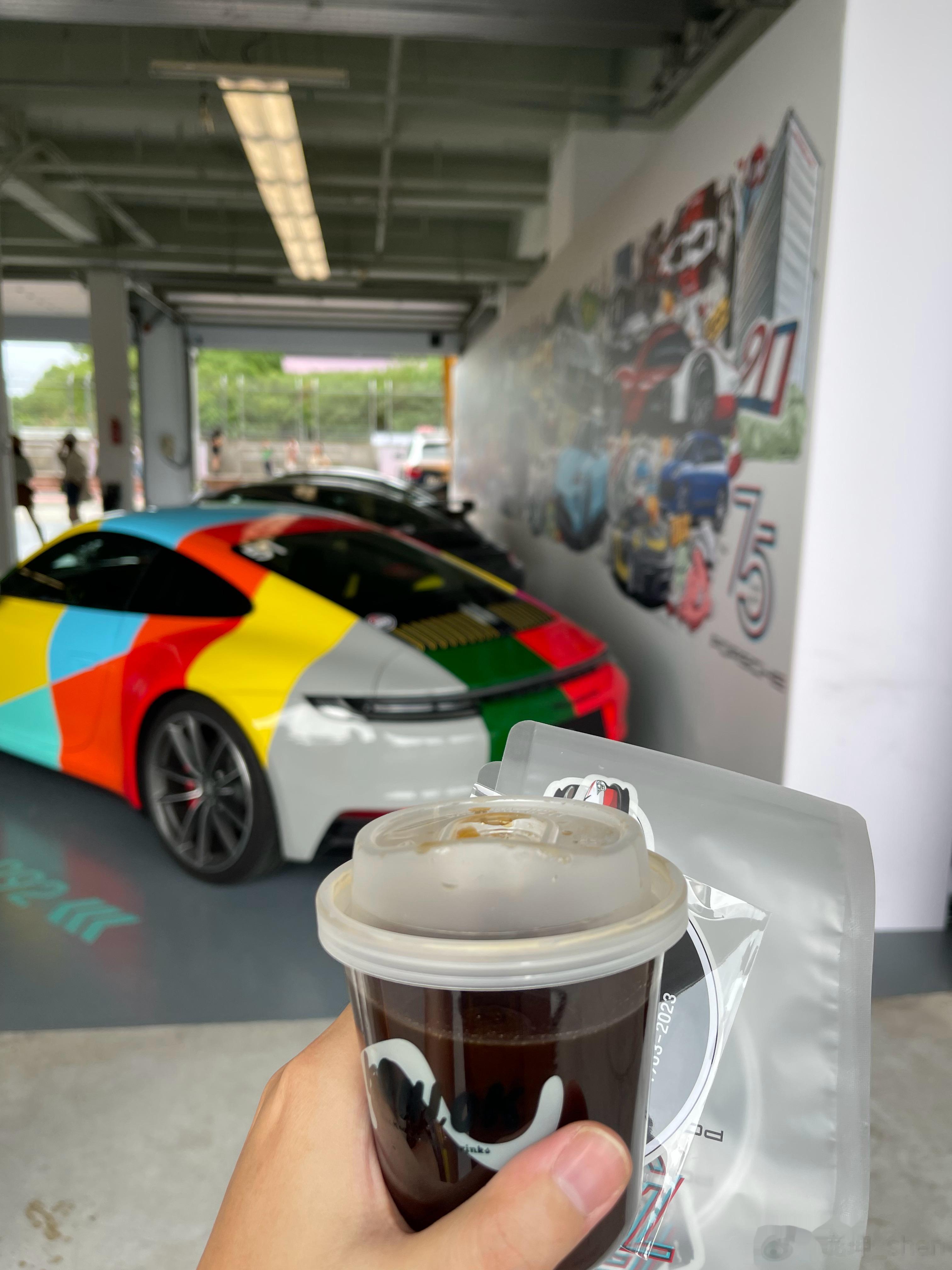 到啦！感谢保时捷的咖啡[哇] ​​​