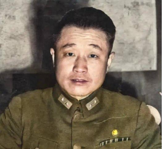 1949年1月11日，被俘的杜聿明被押到一处村庄，解放军给他端上了红烧牛肉，马肝