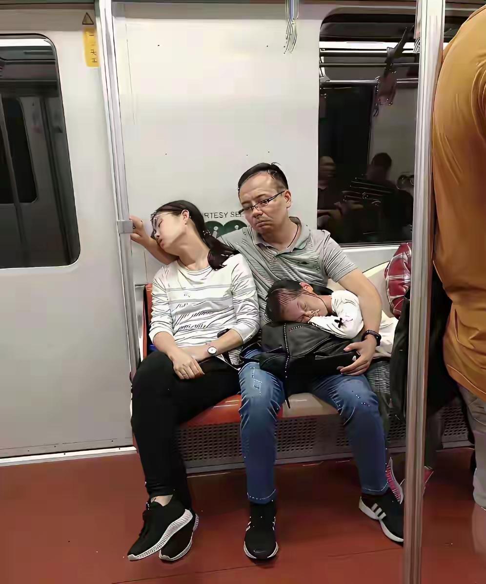 男人是女人和儿女的靠山，男人只能靠墙[赞]