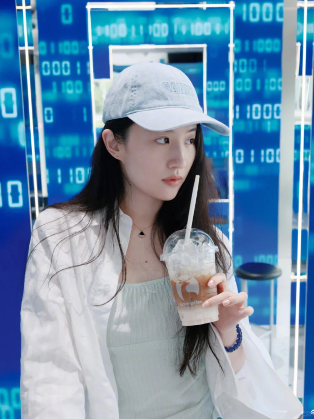 刘亦菲素颜女大刘亦菲真正的神颜不需要任何的修饰从小美到大的含金量无需多言