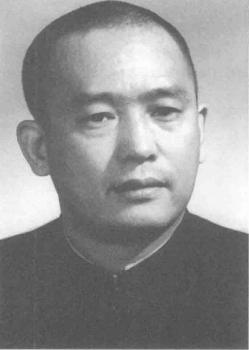开国中将余秋里在战争年代只流过一次眼泪，他失去一只胳膊都没有流眼泪。那是1948