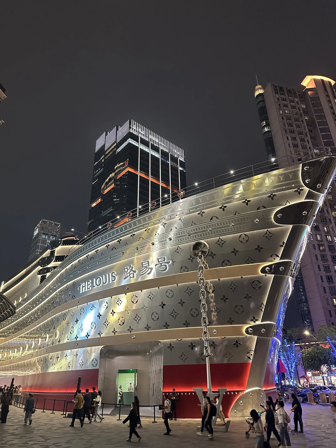 传说中的巨轮和巨蛋？