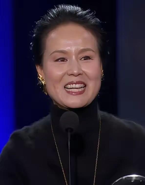 透过《监狱来的妈妈》被集体抵制，我看到了一个当下最真实的社会民心现状。就是：如今