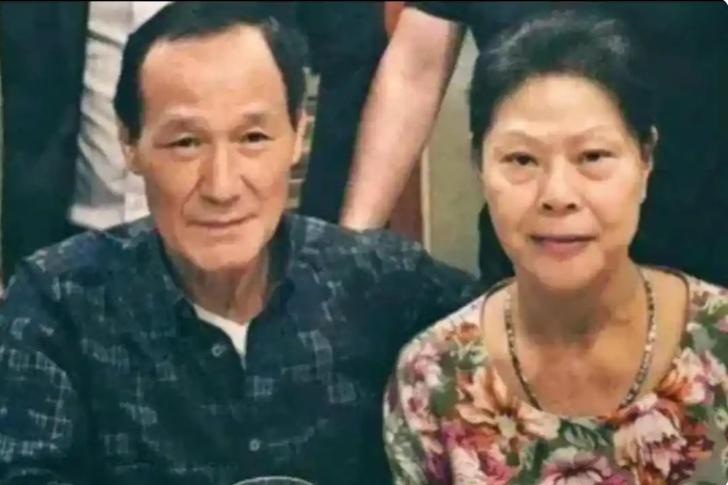 1988年，警察冲进香港大佬陈惠敏的家，当场搜出两支手枪和两百发子弹。眼看就要被