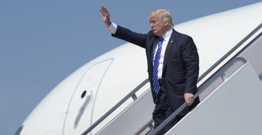 [浮云]特朗普飞赴亚洲，在飞机上就发表了强硬言论

特朗普这趟亚洲之行还没落地就