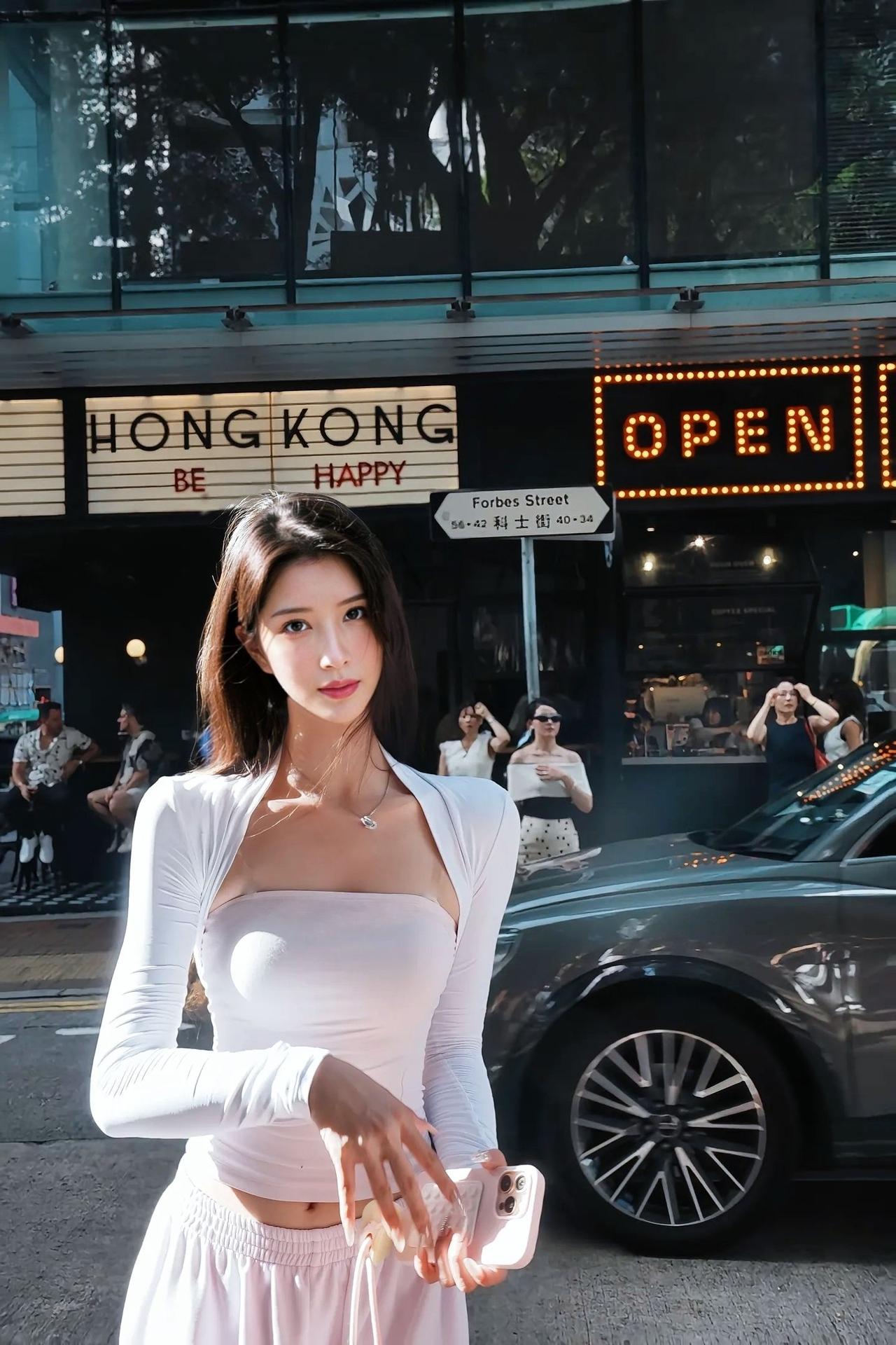 你好，陌生人早安，新的一天你微笑了吗 现在怎么自然美的美女图越来越少了 我在人海